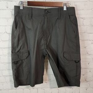 Men's Lee's "Extreme Motion" cargo shorts, size 30